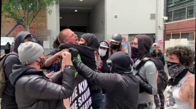 Seattle thugs choke peacemakers for oligarchs!
